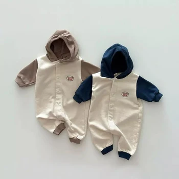 Детский комбинезон с капюшоном, осенний Корейский комбинезон с длинными рукавами для младенцев, Новая цельнокроеная одежда для мальчиков в стиле пэчворк 2023 года выпуска